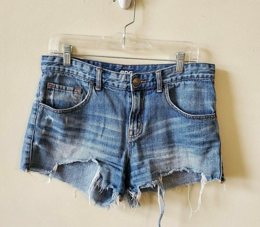 Women's BDG Distressed Jean Shorts Size 28
